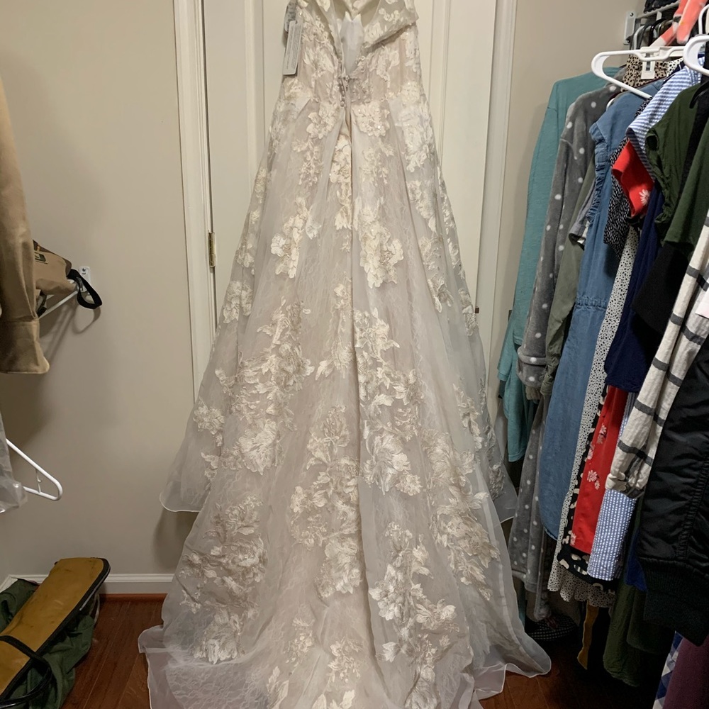 OLEG CASSINI HIGH NECK TANK LACE DRESS
CWG658 - Picture 5 of 7